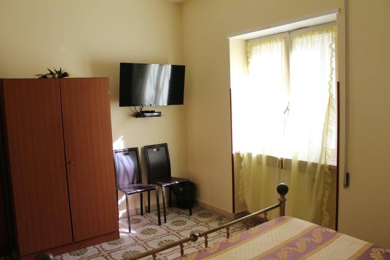 Bed and Breakfast Residenzadelia Ronciglione  Exterior foto